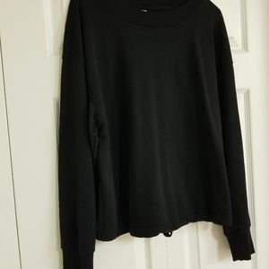 Black crewneck pullover
